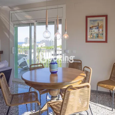 Juli Garreta Apartamento *
